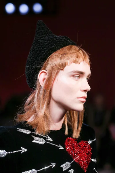 Look 10